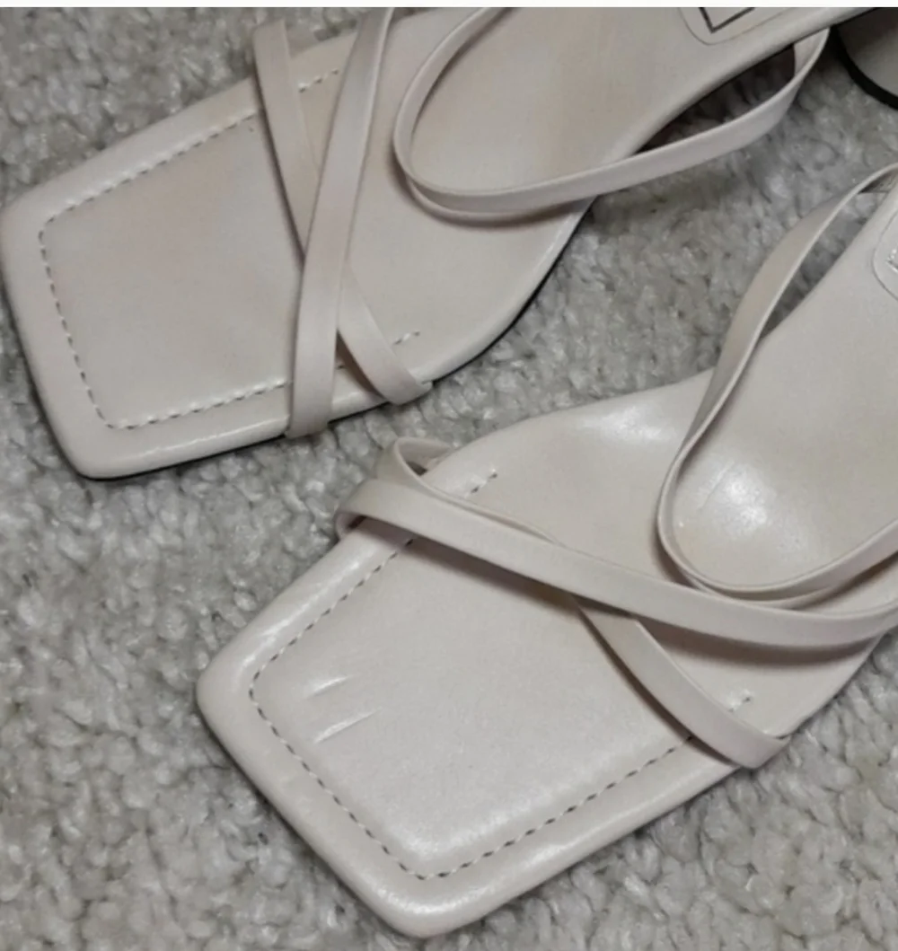 ZARA White Strappy Cylinder Heels Size 41